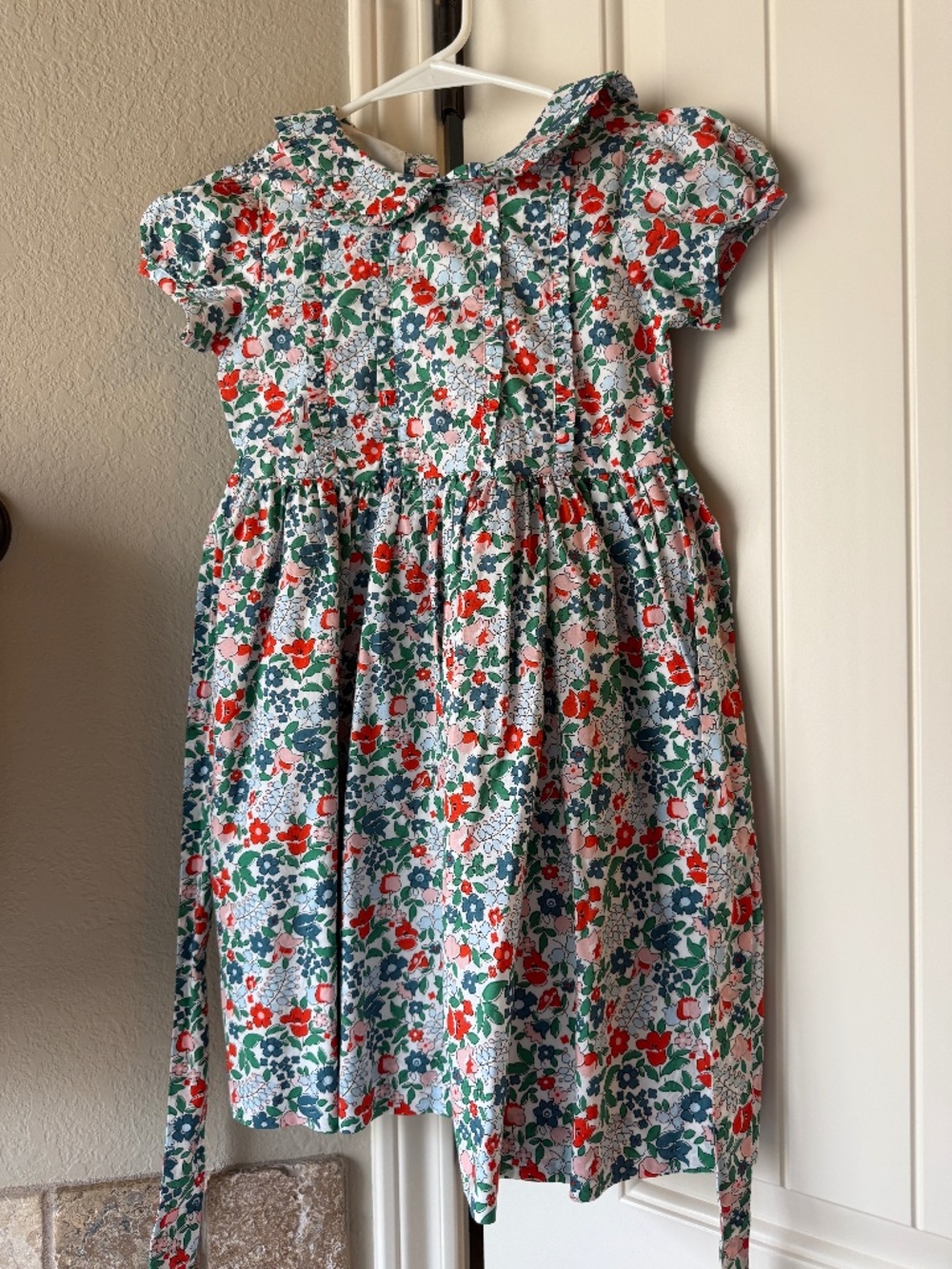 Girls dress